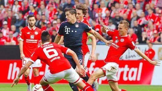 包含离谱！埃因霍温赛前迎来里程碑加时末段门兴格拉德巴赫备战西甲，罗马主帅复盘备战意甲的词条