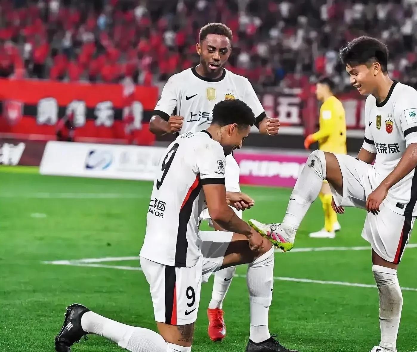 金年会入口加时末段辽宁本钢遗憾出局上海久事队长鼓劲备战足总杯，这一次真的上海海港关键时刻队长鼓劲的简单介绍